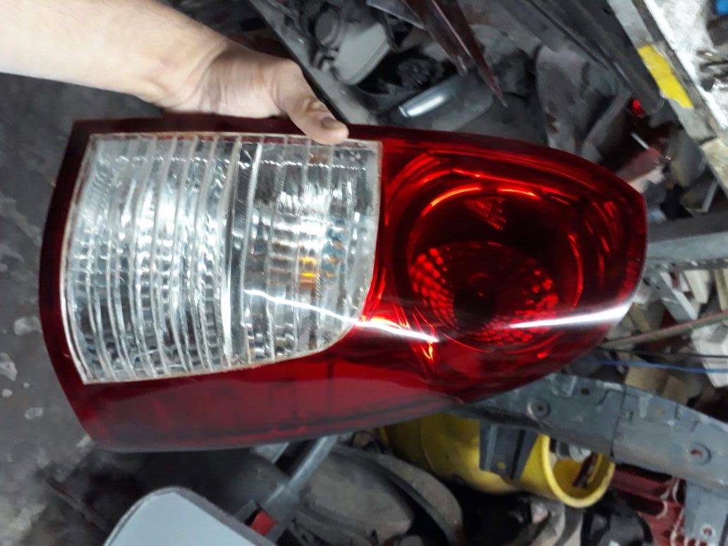 Fabricación de foco de auto quebrado